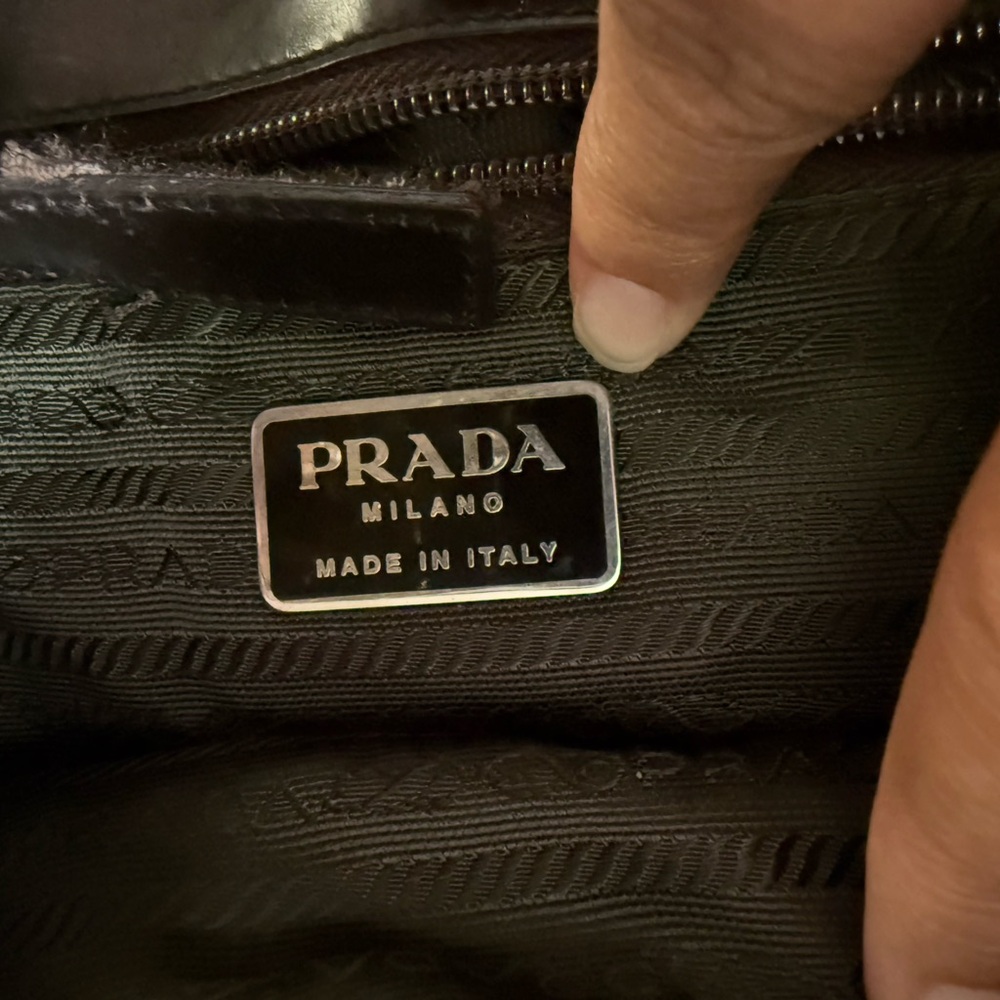 Prada de Lona Elegant Cream Tote Bag - Picture 9 of 15